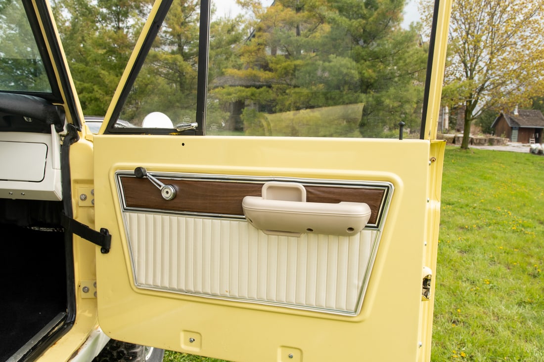 1973 Ford Bronco - 11