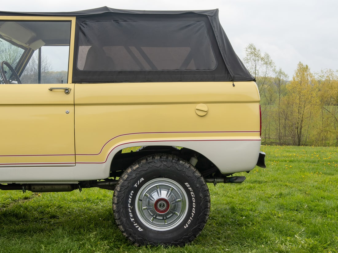 1973 Ford Bronco - 13