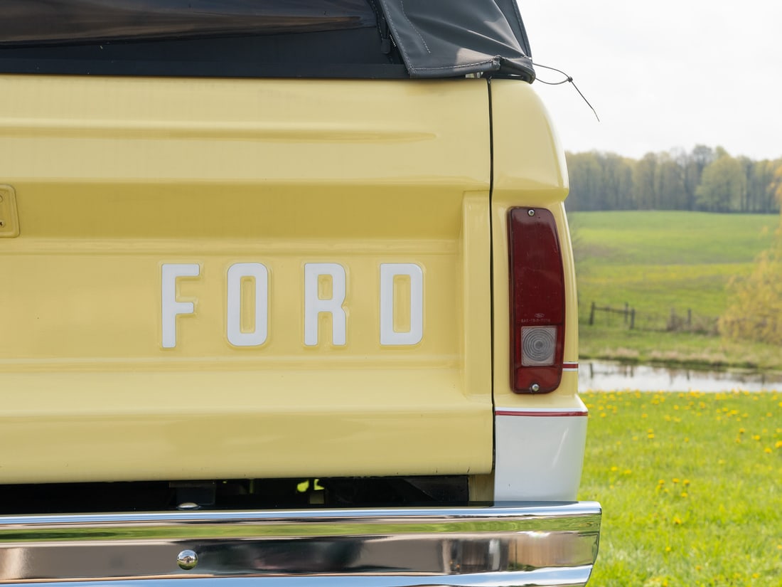 1973 Ford Bronco - 16