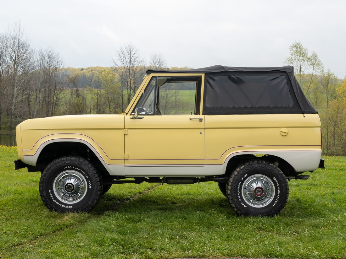 1973 Ford Bronco - 2