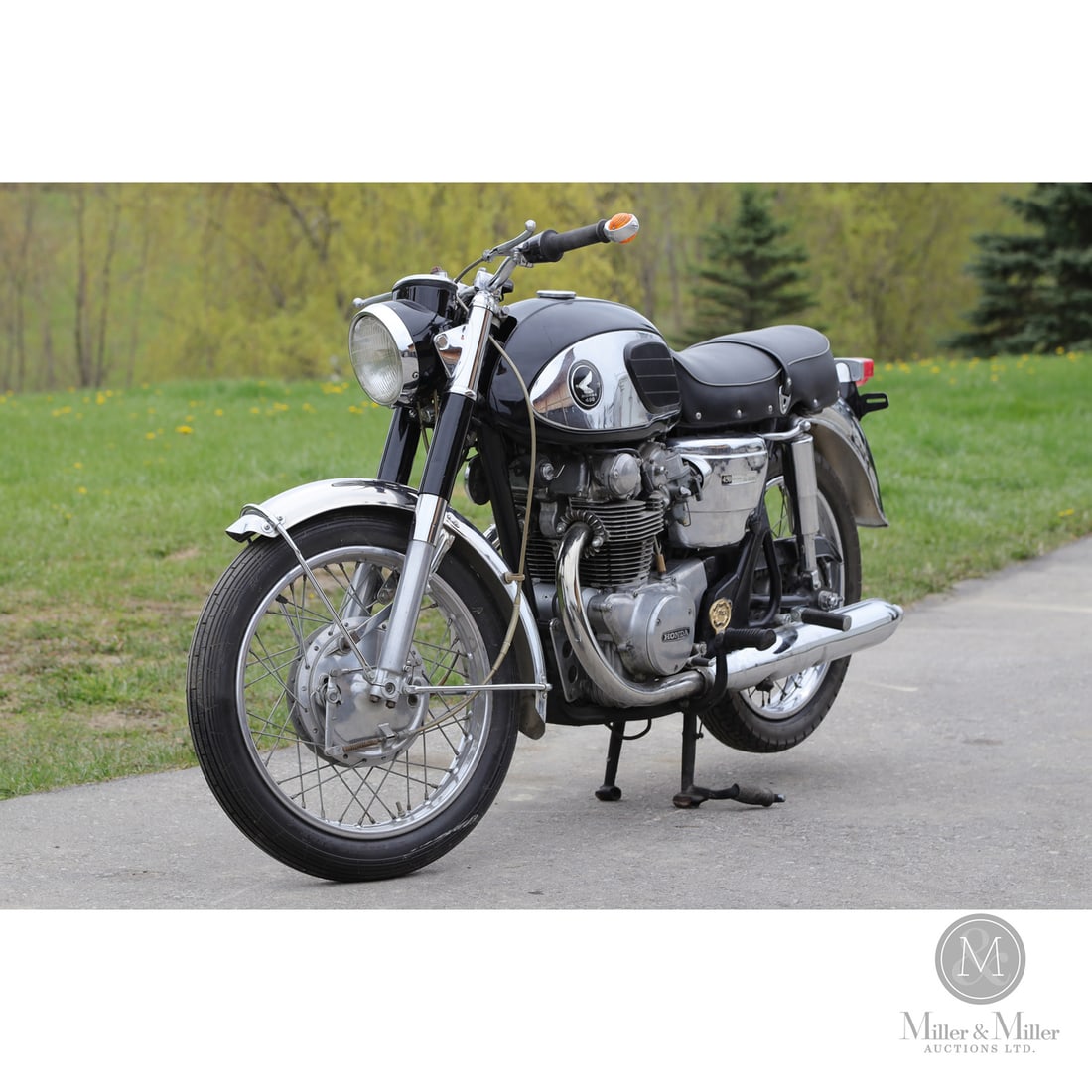 1966 Honda CB450 K0 "Black Bomber": Signalling Honda's historic entry into the heavyweight market, the 1966 Honda CB450 K0 "Black Bomber" is an absolute tour de force of mid-sixties engineering. This high-revving powerhouse easily match
