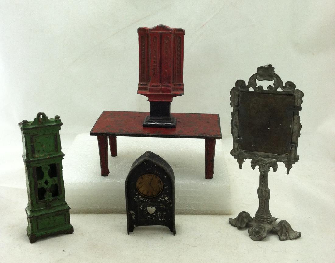 5 pc. Lot Realy Old  Metal Doll Furniture (1 of 6)