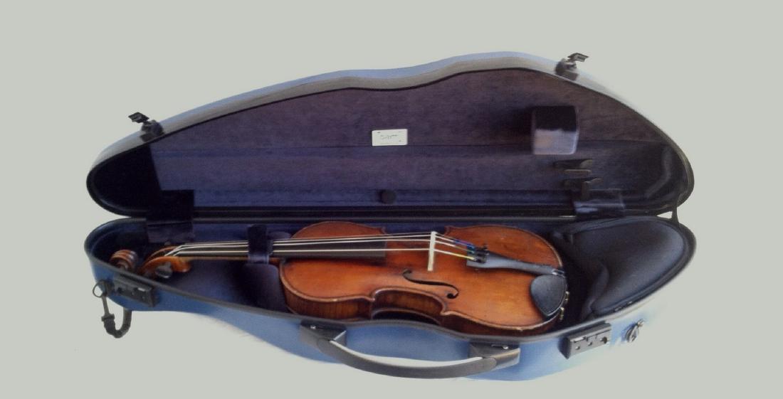 Old Violin - Says Stradivarius (1 of 10)
