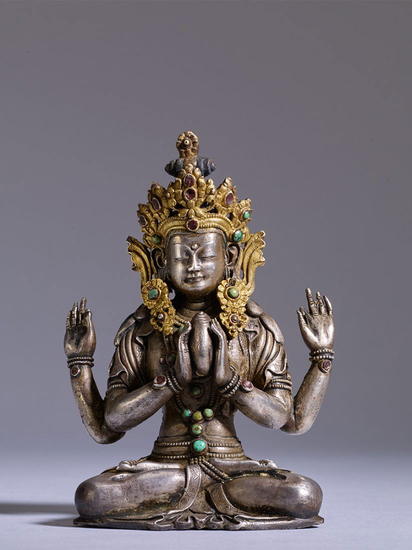 A SILVER FIGURE OF AVALOKITESVARA CHENREZIG (1 of 1)