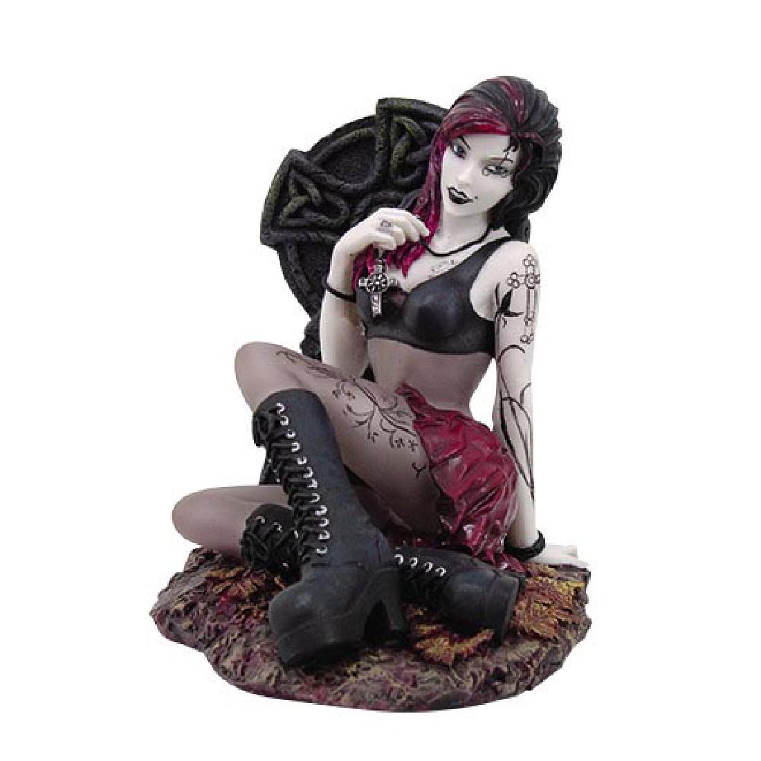 HAND PAINTED RESIN GOTHIC GIRL L: 7": HAND PAINTED RESIN GOTHIC GIRL L: 7" **|**|** HAND PAINTED RESIN GOTHIC GIRL L: 7" #IRS14164