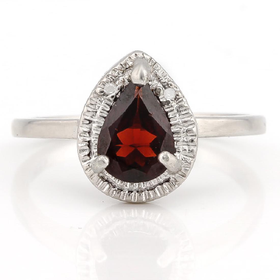 1 1/2 CARAT GARNET & DIAMOND 925 STERLING SILVER RING: 1 1/2 CARAT GARNET & DIAMOND 925 STERLING SILVER RING **|**|** 1 1/2 CARAT GARNET & DIAMOND 925 STERLING SILVER RING #IRS74413