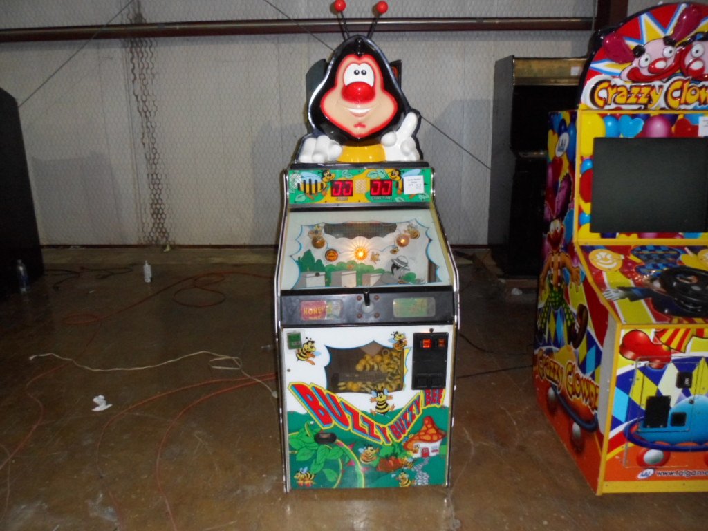 BUZZY BUZZY BEE REDEMPTION MACHINE (1 of 9)
