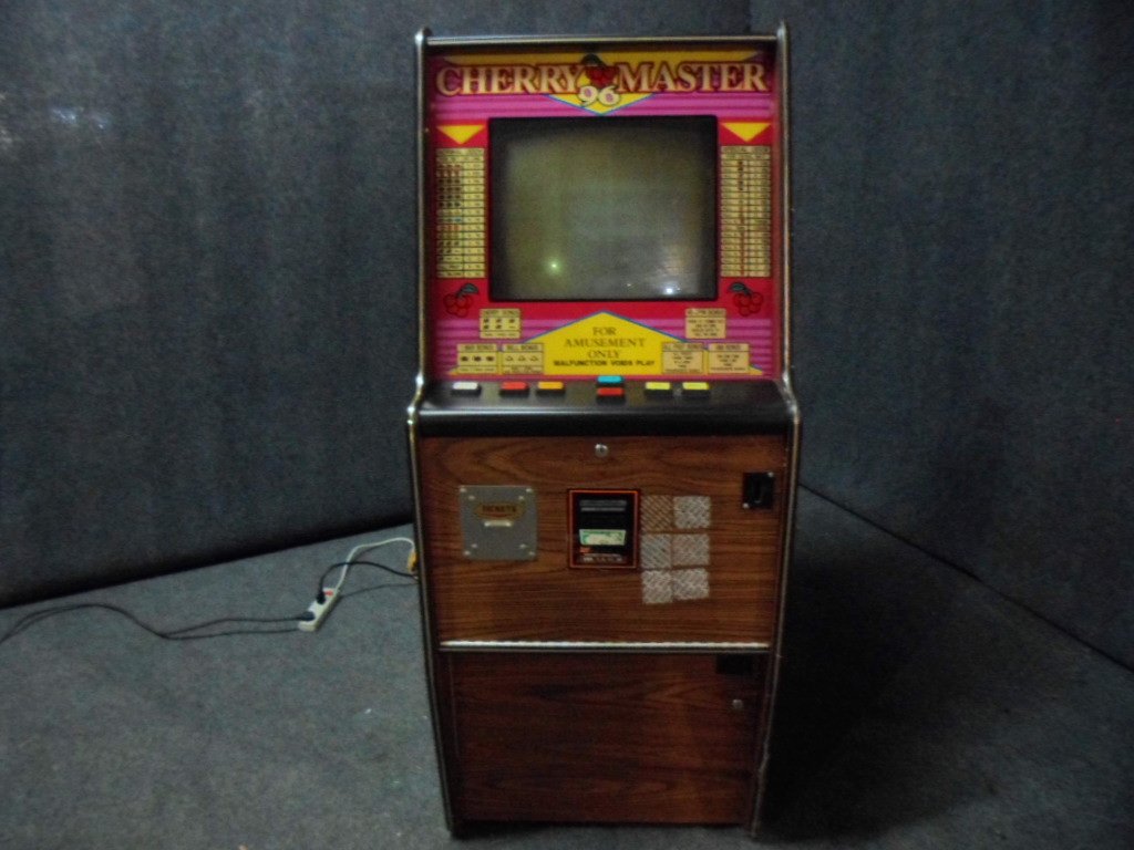 CHERRY MASTER 96 POKER MACHINE (1 of 9)