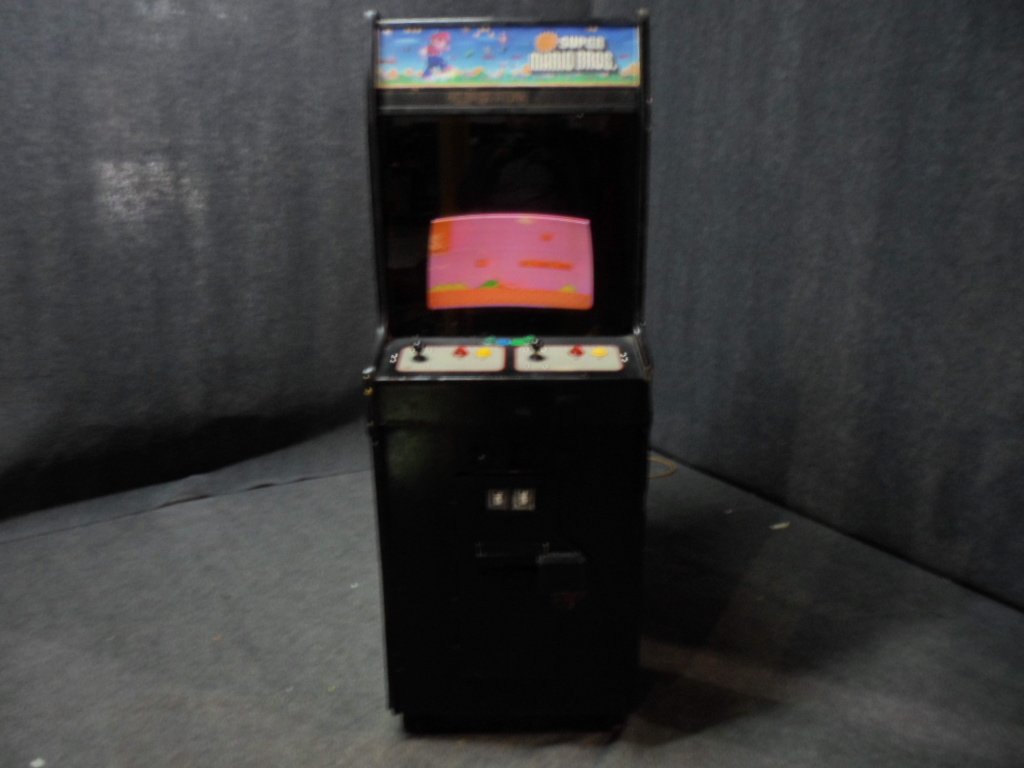 SUPER MARIO BROS. VIDEO GAME (1 of 10)