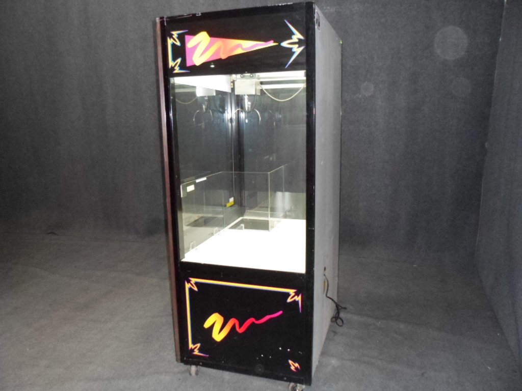 CLEAN SWEEP CLAW MERCHANDISER CRANE (1 of 10)