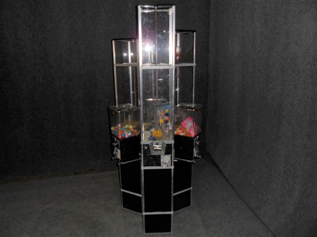 6 SLOT TOWER CANDY VENDING MACHINE (1 of 5)