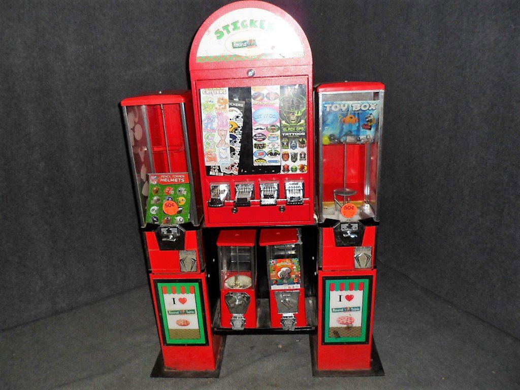 STICKER and PRIZE VENDING MACHINE (1 of 5)