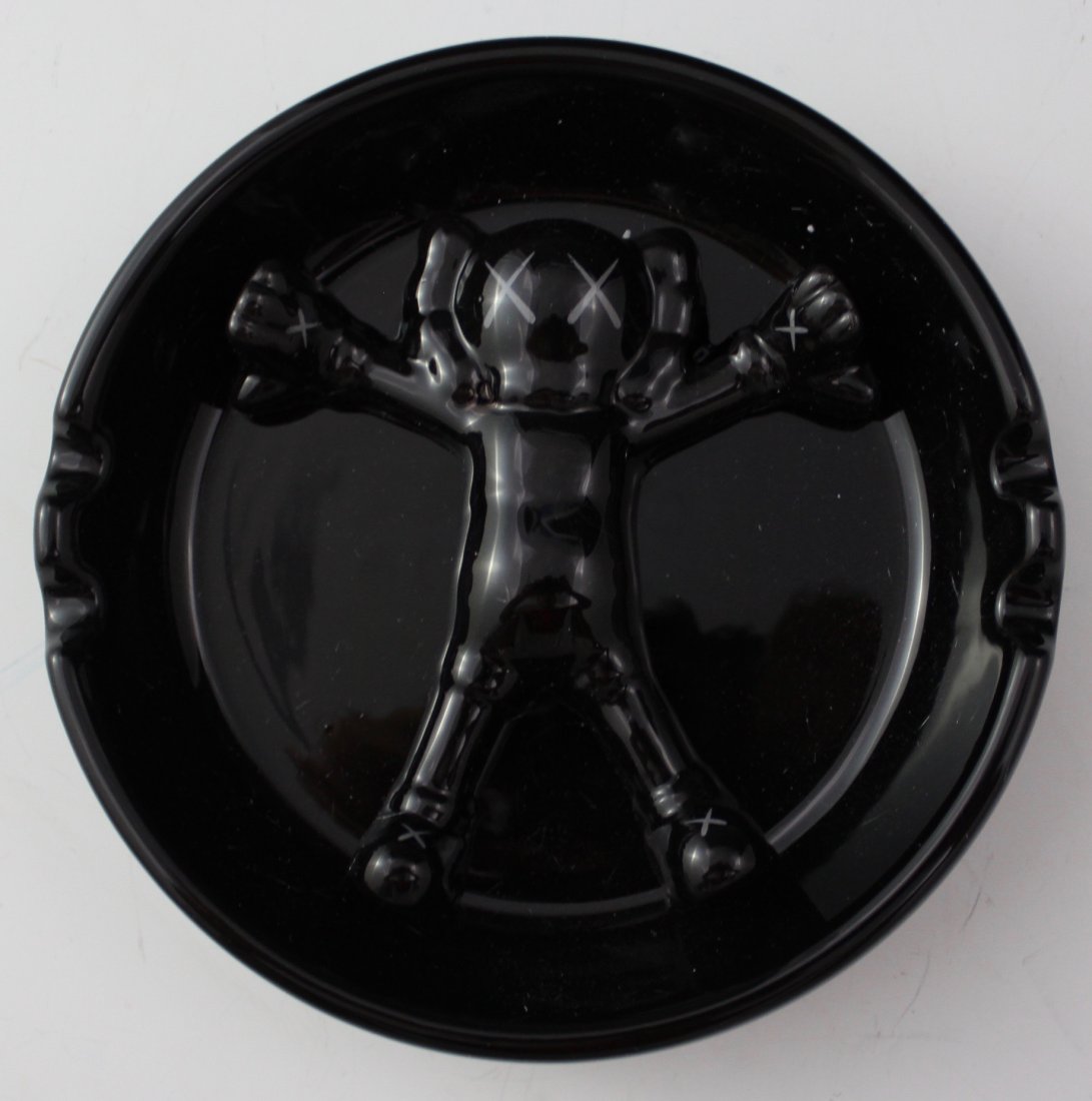 Kaws Ashtray (1 of 3)