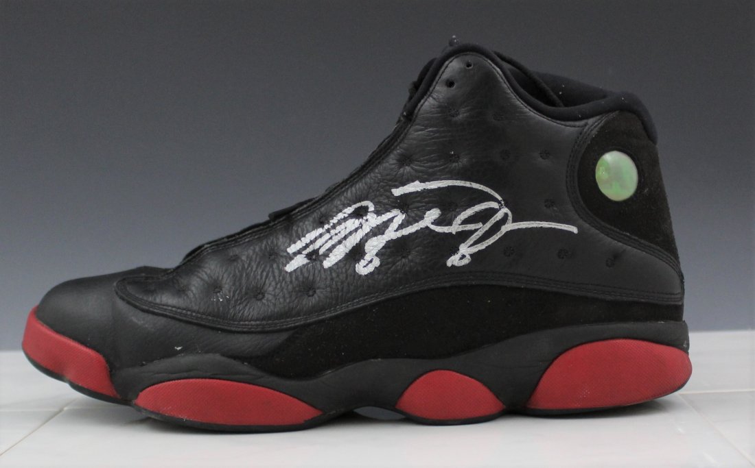 Michael Jordan Signed Shoe (1 of 6)