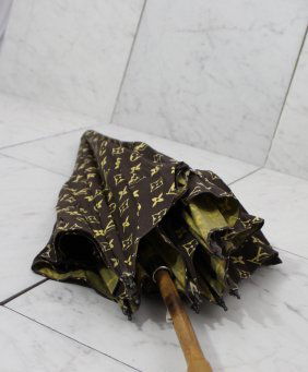 Louis Vuitton Umbrella (1 of 4)