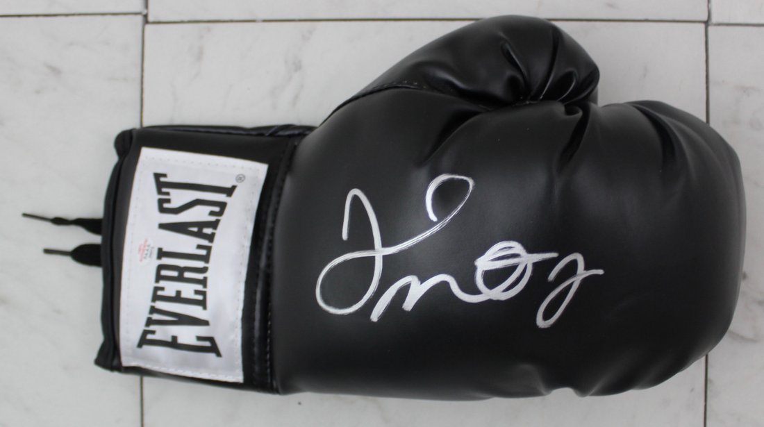 Floyd Mayweather Signed Boxing Glove (1 of 2)
