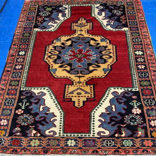 Hand Knotted Persian Bahkterie Rug 4x7 ft: Hand Knotted Persian Bahkterie Rug 4x7 ft