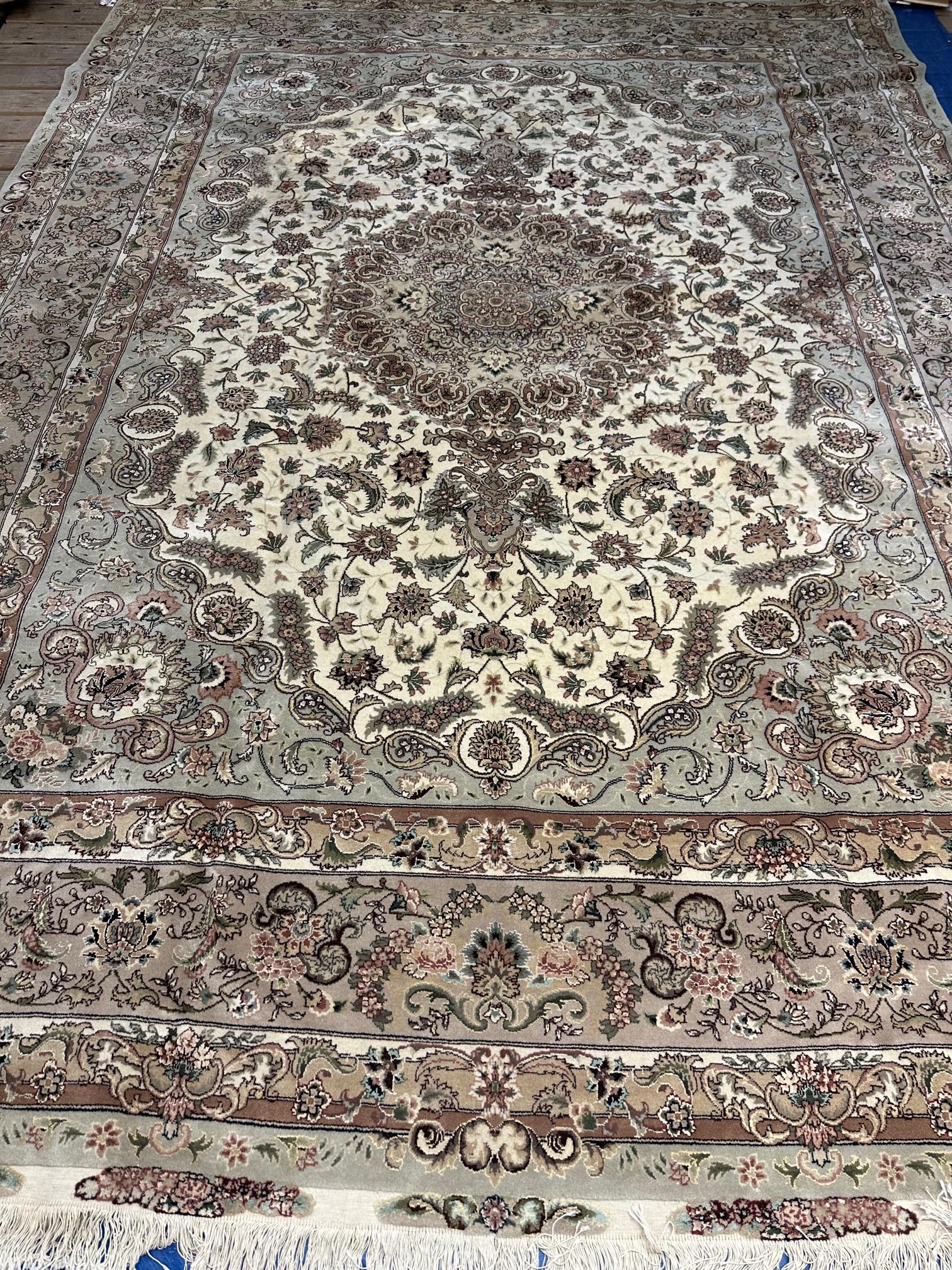Hand Knotted Persian Tabriz 9.8x13 ft (1 of 12)