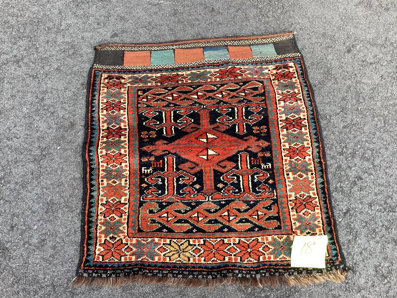 Hand Knotted Persian Shiraz Rug 2.1x2.4 ft: Hand Knotted Persian Shiraz Rug 2.1x2.4 ft