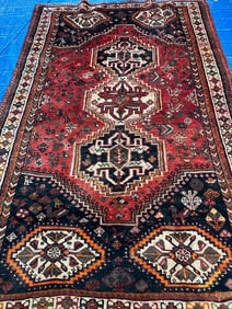 Hand Knotted Persian Ghasghaie Rug 8.3x5.3 ft