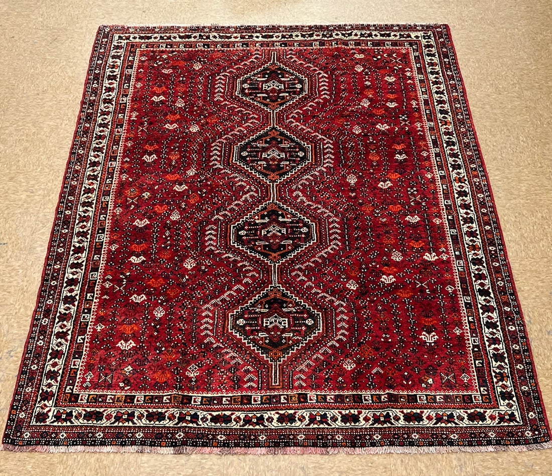 Hand Knotted Persian Shiraz Rug 7.2x9 ft: Hand Knotted Persian Shiraz Rug 7.2x9