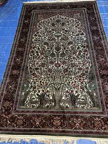 Hand Knotted Hereke Silk Rug 4.2x6.3 ft