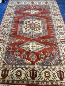 Hand Knotted Indo Heriez Rug 9x5.11 ft