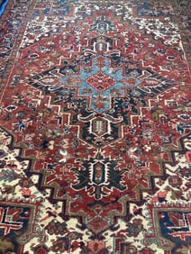 Hand Knotted Persian Heriz Rug 7x10 ft