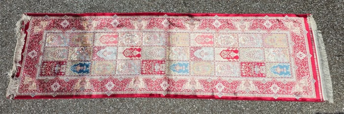 Hand Knotted Hereke Silk Runner. 2.6x8 ft