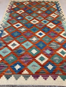 Hand Knotted kilm Rug 4.11x3.5 ft