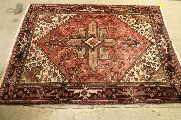 Hand Knotted Persian Heriz Rug 5x6.7 ft: Hand Knotted Persian Heriz Rug 5x6.7 ft