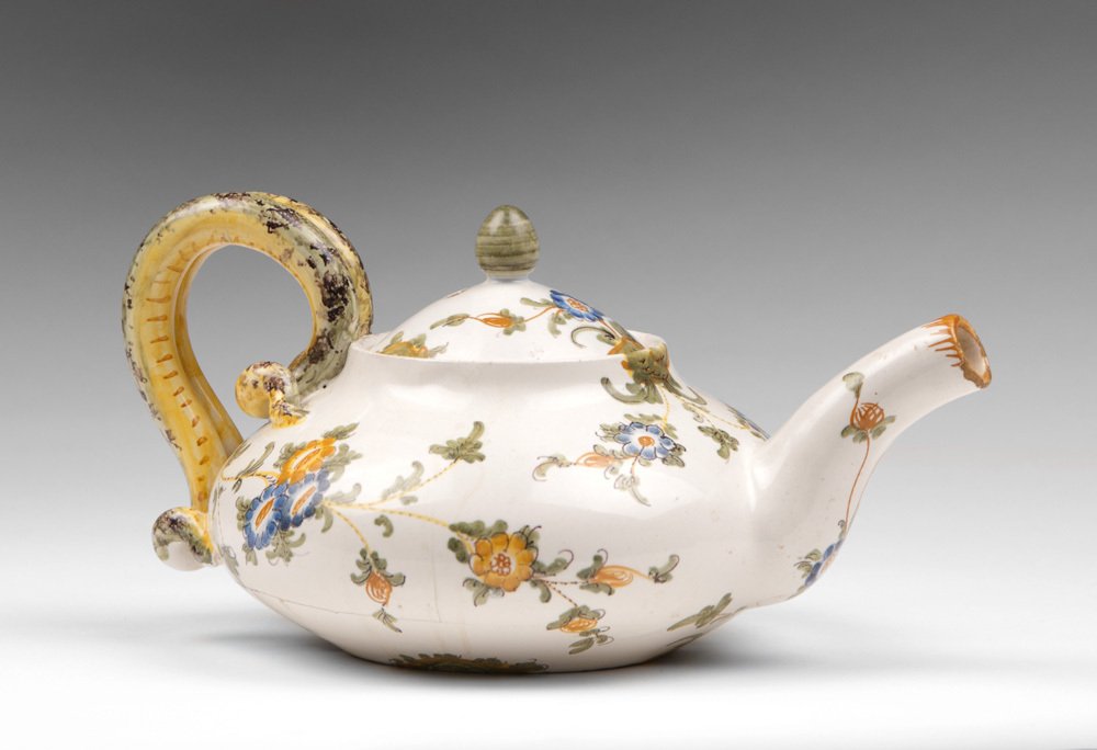 Italian Cantagalli Teapot (1 of 7)