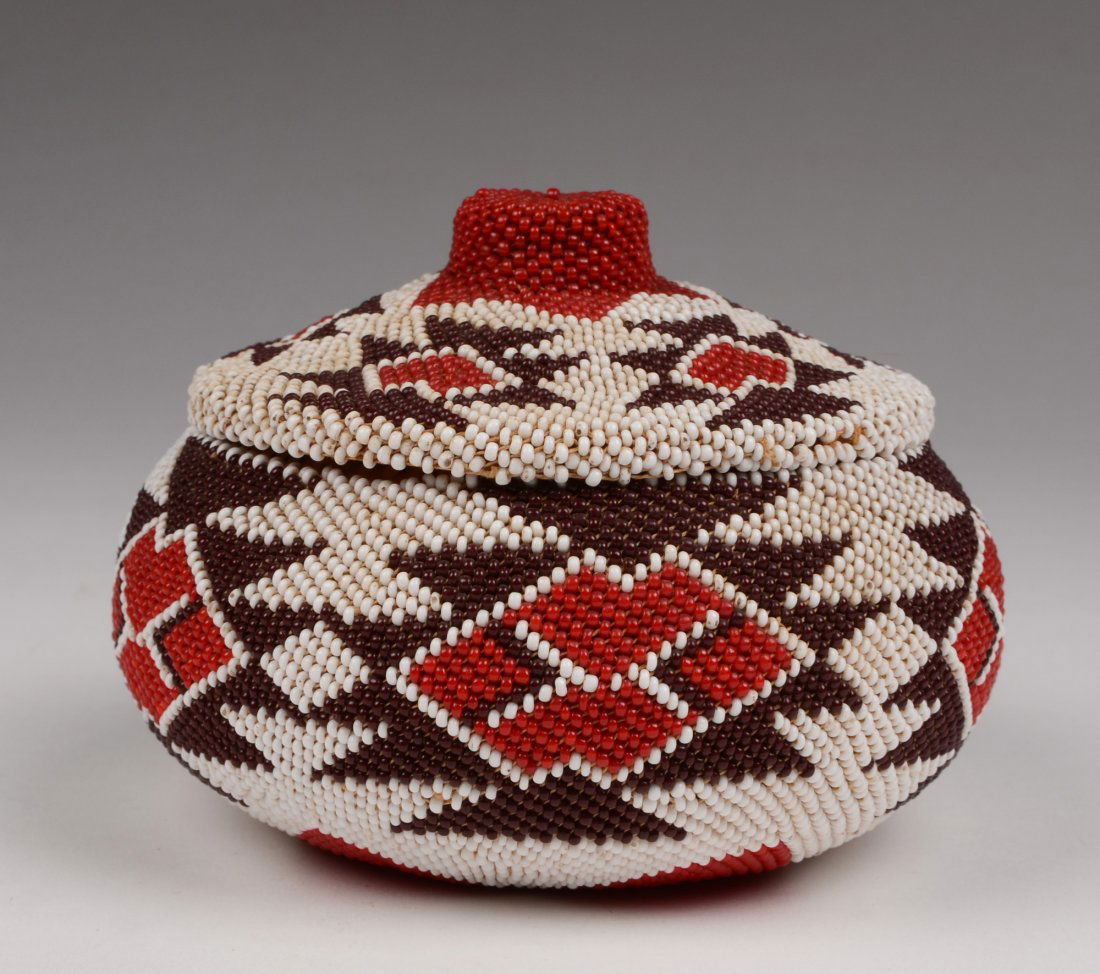 Washoe Pauite Native American Beaded Basket (1 of 10)