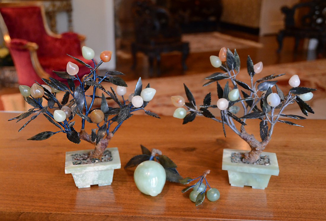 A Collection of 4 Hardstone Pieces (1 of 4)