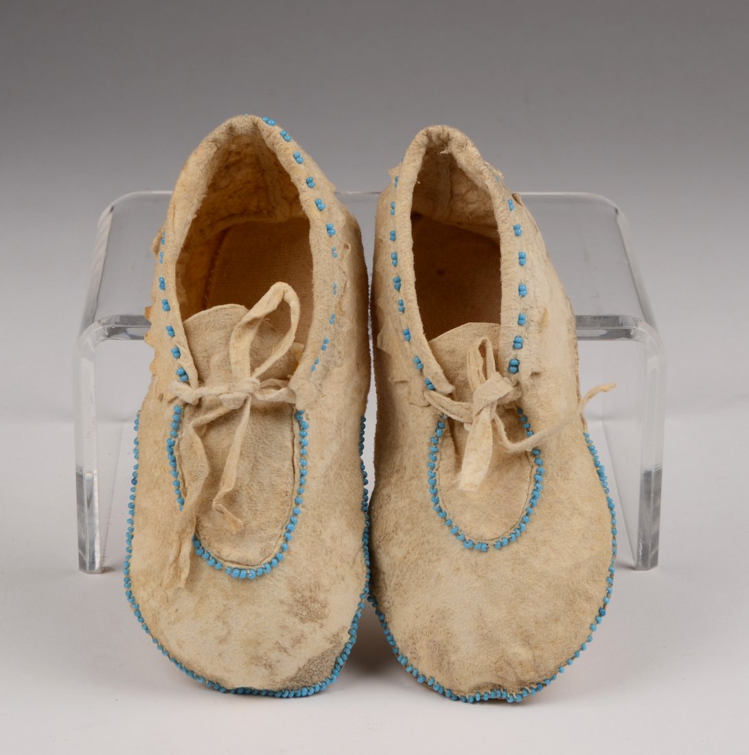 Pair of Native American Shoshone Babys Beaded Moccasins (1 of 6)