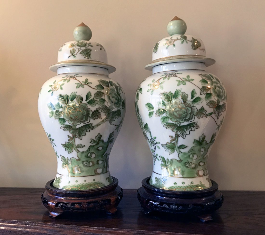 Pair of Chinese Baluster Floral Vases With Covers (1 of 6)