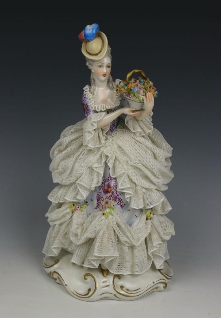 capodimonte-san-marco-figurine-lady-with-flower