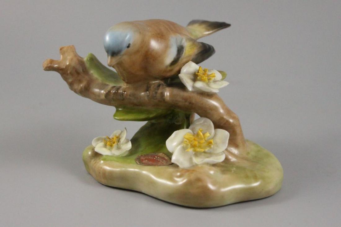 Rare Royal Doulton Figurine HN2550 Chaffinch (1 of 9)
