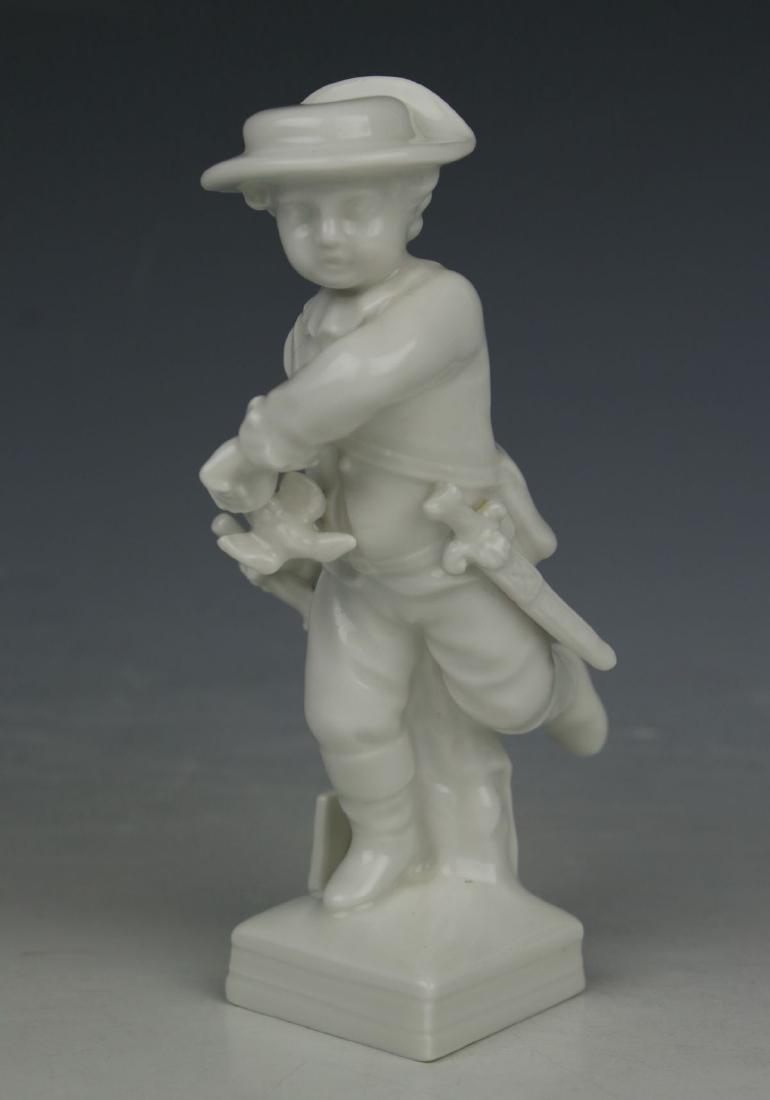 KPM Berlin Figurine "November": MANUFACTURE: KPM (GERMANY) SCULPTOR: Friedrich Elias Meyer (1723-1785) in 1775 NAME: November SERIES: 12 Months NUMBER: - CONDITION: Excellent. No chips, no cracks. HEIGHT: 4 1/2 inch / 12 cm WIDTH: 2