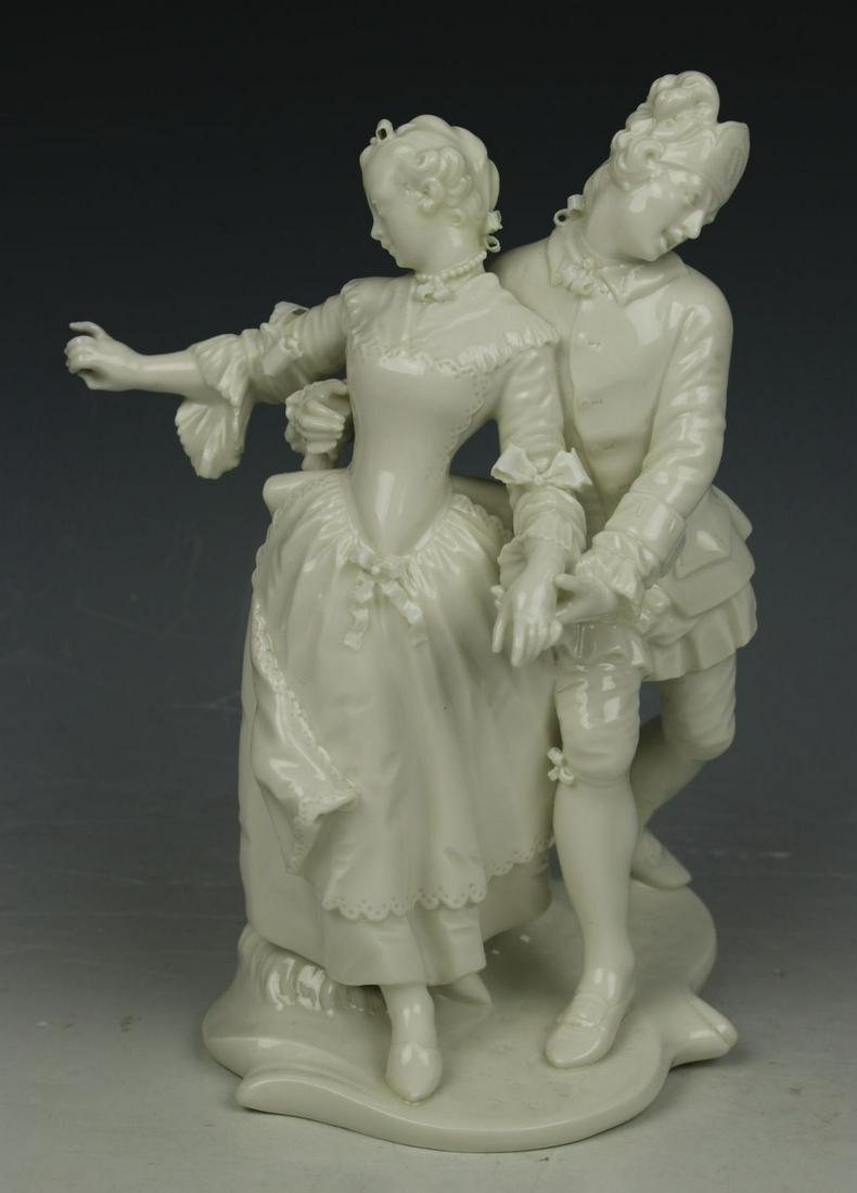 Nymphenburg Bustelli figurine 549 "Dancing Couple" (1 of 10)