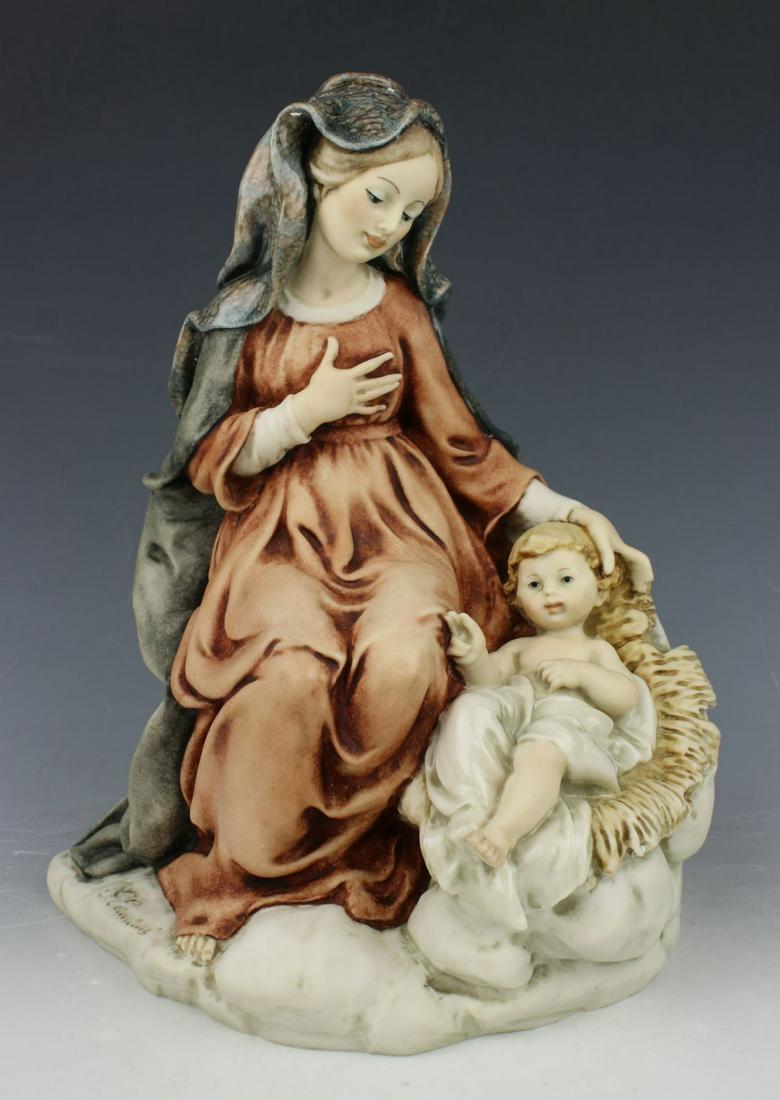Giuseppe Armani figurine 701Ð¡ "Madonna and Christ: MANUFACTURE: Florence - Giuseppe Armani (Italy) NAME: Madonna and Christ Child NUMBER: 701Ð¡ ISSUED: 1993 CONDITION: Excellent. No chips, no cracks. NO BOX. HEIGHT: 8 3/4 inch / 22 cm WIDTH: 7 inch