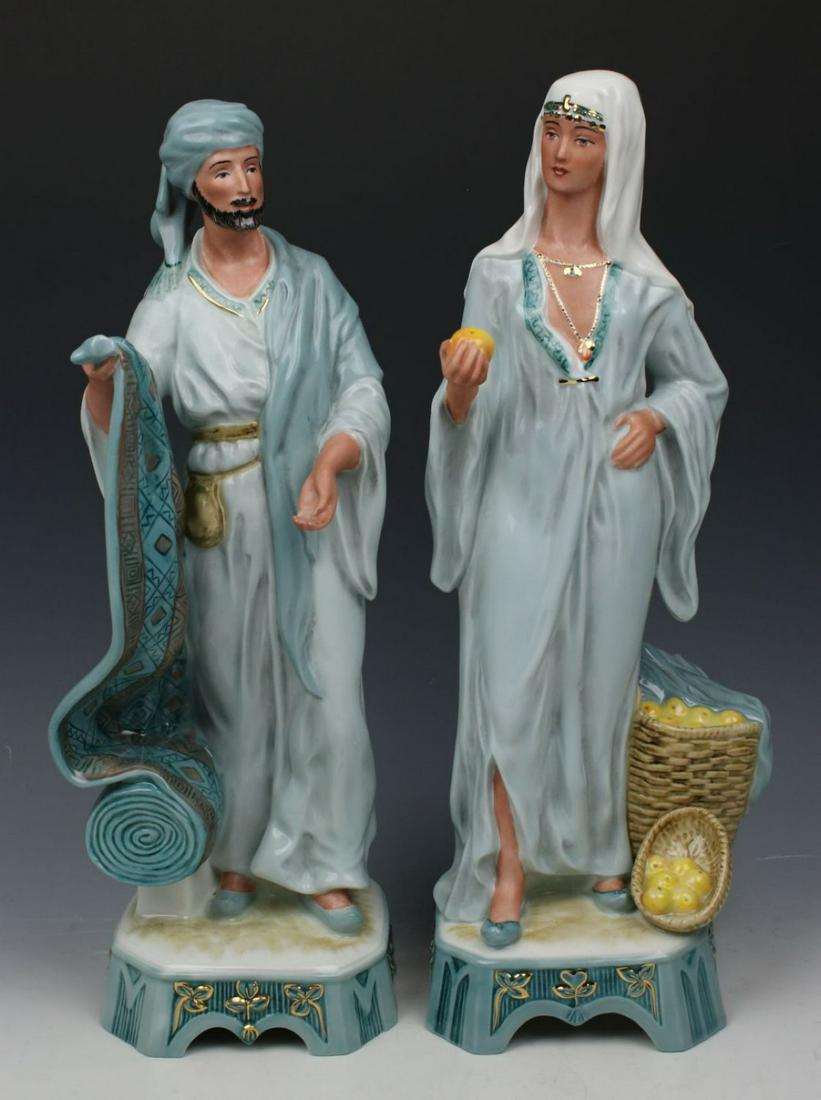 Royal Dux 2 figurines "Carpet Seller & Fruit Seller" (1 of 10)