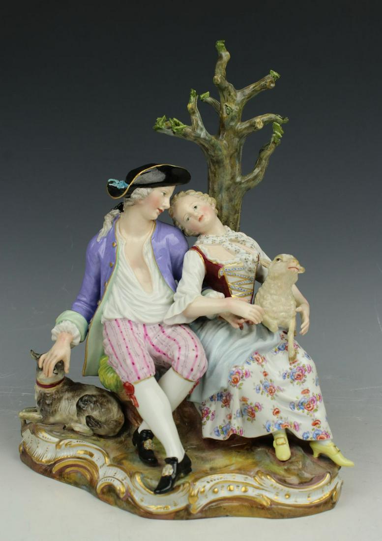 Meissen figurine D19 "Shepherds Under Tree" (1 of 10)
