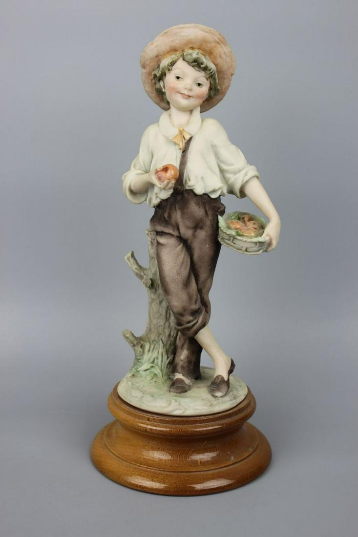 Giuseppe Armani Figurine 130C "Boy With Apples" (1 of 11)