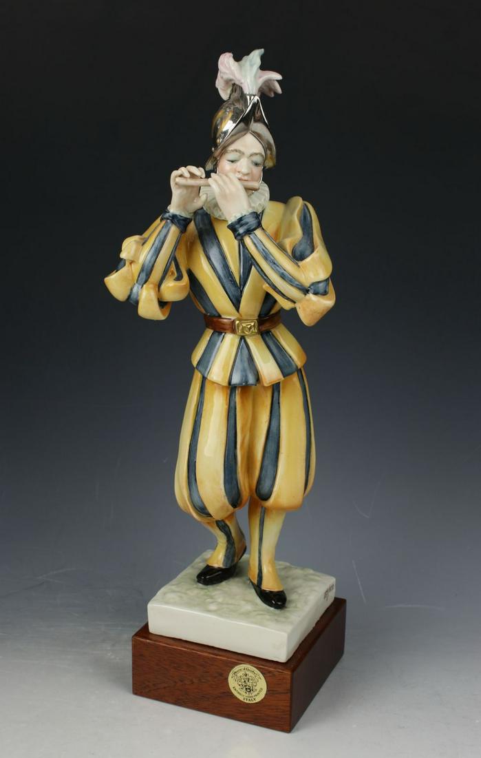 Capodimonte Guido Cacciapuoti Figurine Soldier: MANUFACTURE: Guido Cacciapuoti (Italy) NAME: Guard Papal Army Soldier - Flutist NUMBER: 2243/1 YEAR: 1930-1953 LIMITED EDITION: 339 of 500 CONDITION: Excellent. No chips, no cracks. NO BOX. HEIGHT: 12