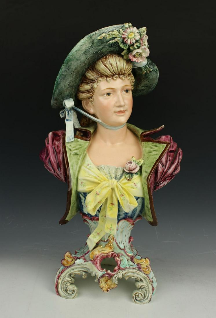 Royal Dux Majolica figurine "Bust of Lady" (1 of 10)