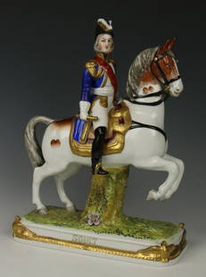 Scheibe Alsbach Kister napoleonic soldier figurine "Soult": MANUFACTURE: Scheibe Alsbach (GERMANY) NAME: Soult SCULPTOR: Carl Lysek NUMBER: L33/4 CONDITION: Excellent. No chips, no cracks. NO BOX. HEIGHT: 11 inch / 27 cm WIDTH: 8 inch / 21 cm DEEP: 3 1/2 inch