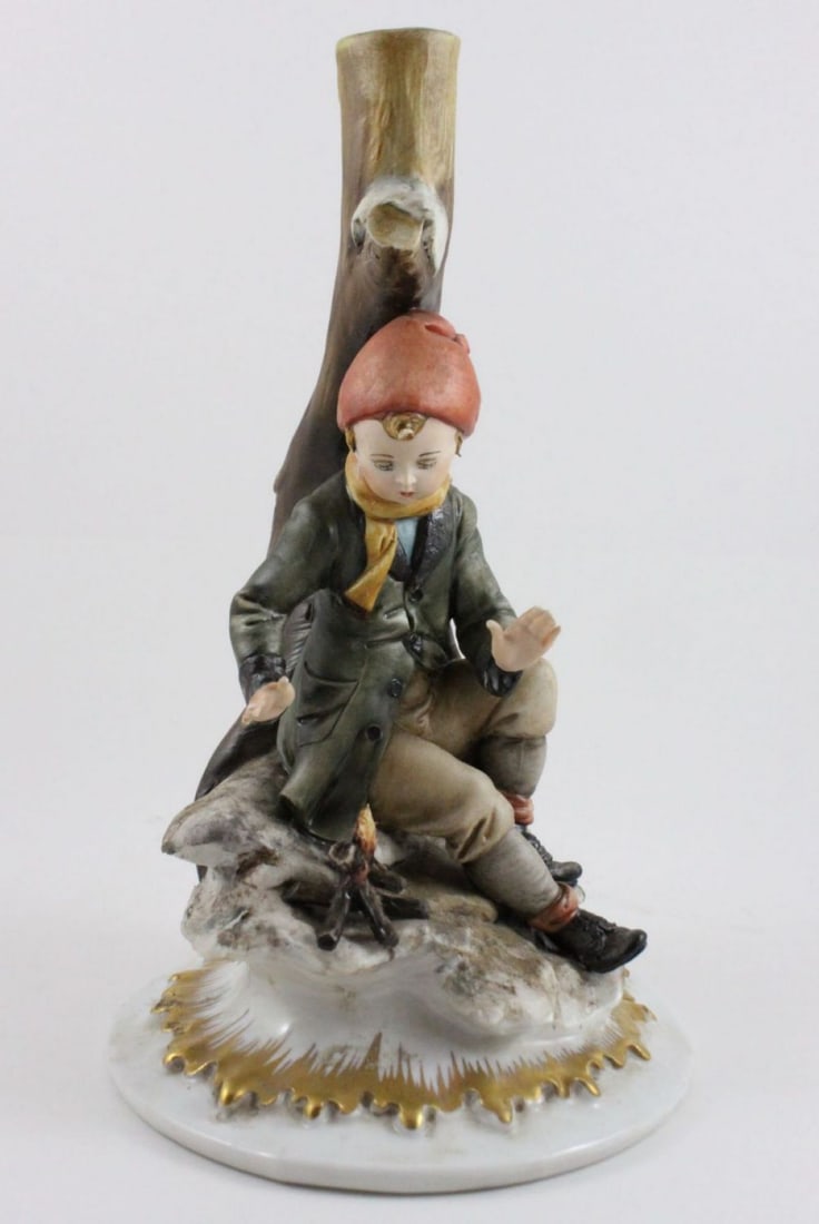 Capodimonte Tiche Figurine (lamp base) Winter (1 of 10)