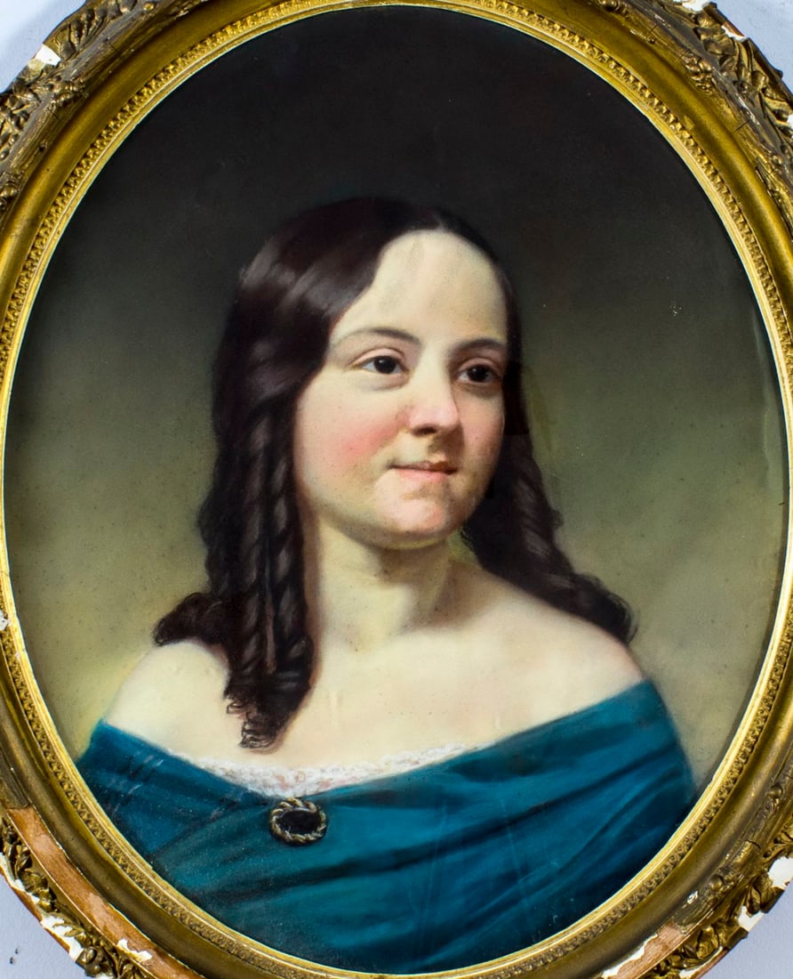 Antique 19C American pastel painting: ARTIST: - (American, 19 century) NAME: Portrait of Woman MEDIUM: pastel on paper CONDITION: Some foxing. Framed under glass. Frame is in poor condition. SIGHT SIZE: 22 x 18 inches / 55 x 45 cm FRAME S