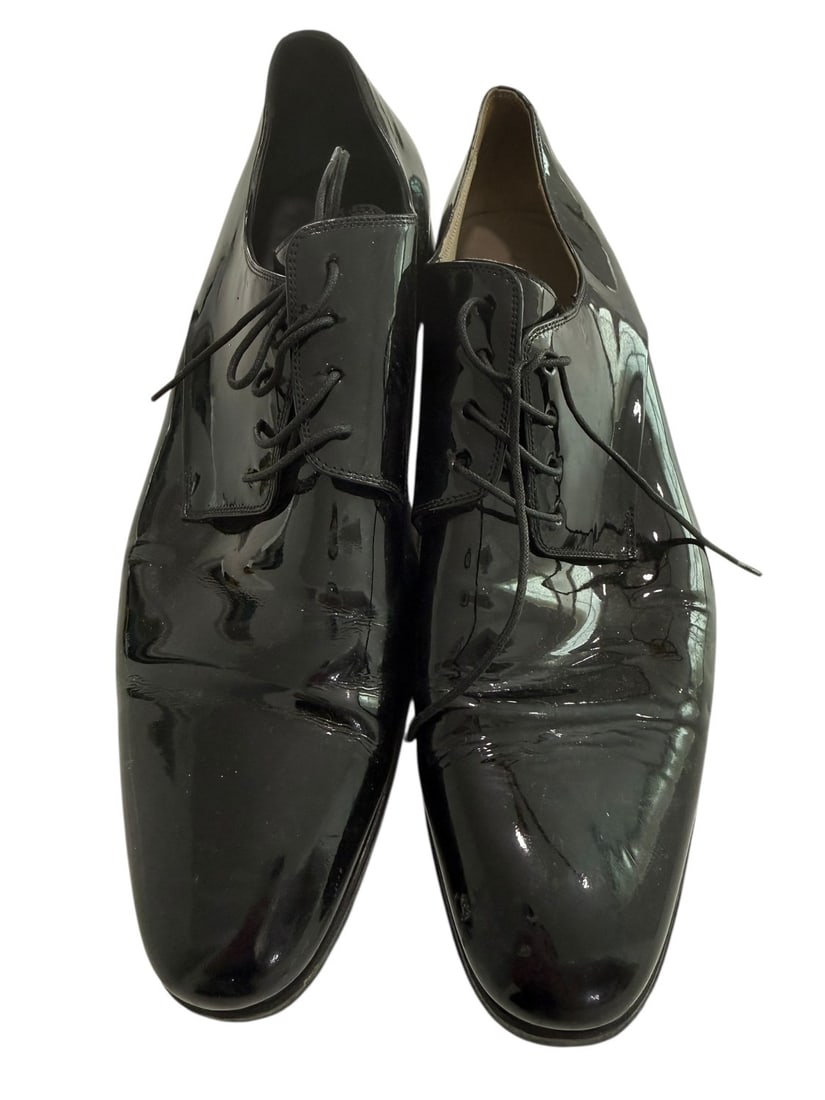 The Weeknd's Wardrobe - Dior shoes: Dior Mens Shoes One is 42. The second - 42.5. SIZE: 42 and 42.5 (mismatched pair) CONDITION: Pre-owned. The photographs are part of this description - please review them carefully to assess condition.